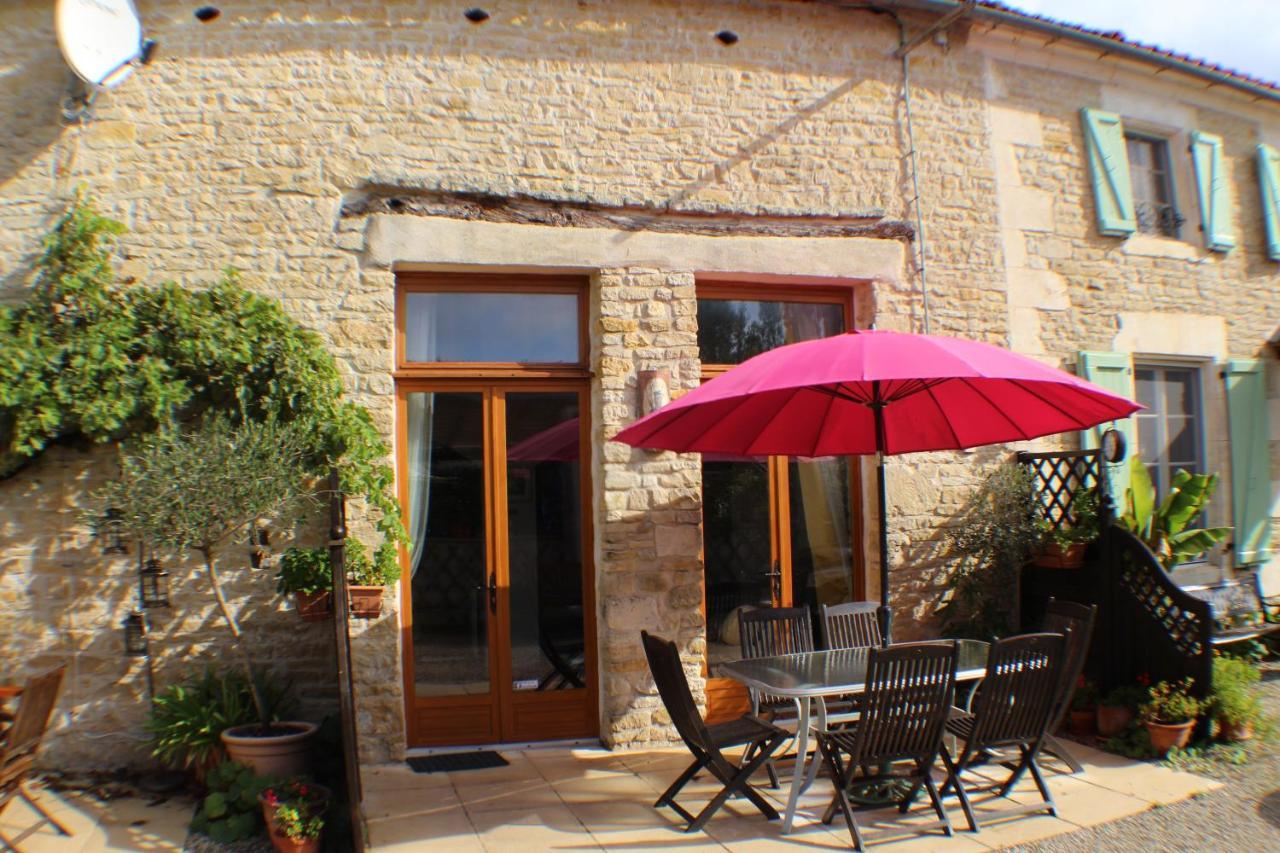 La Pommeraie Nantillé Exterior foto